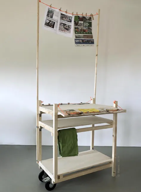 La cuisine mobile dépliée, avec son étal