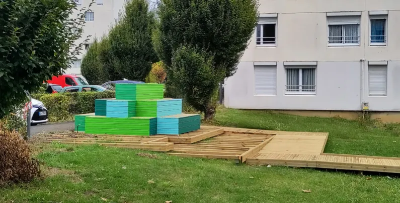 Les gradins vus depuis la résidence